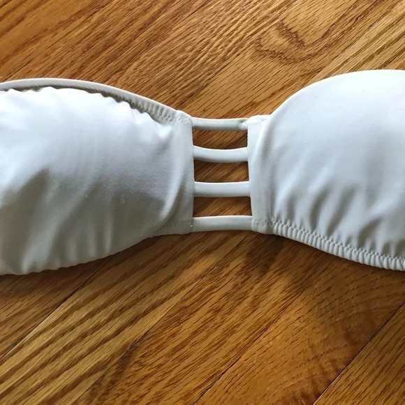 3 white bikini tops - Picture 8 of 12